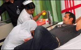 ممبئی دھماکے : سلمان خان کا متاثرین کیلئے خون کا عطیہ