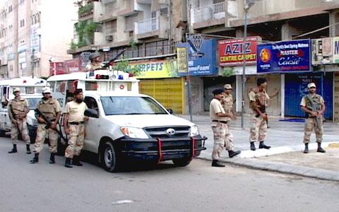 کراچی میں رینجرز اور پولیس کا بلا امتیاز آپریشن جاری