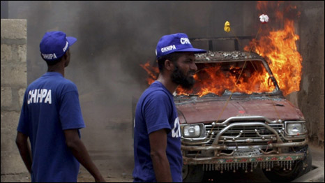 کراچی : دو دن میں تینتیس ہلاکتیں، ایف سی کو پولیس اختیارات