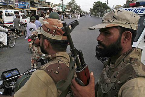 کراچی:شہر میں شرپسند عناصر کے خلاف کارروائی جاری، چار سو گرفتار