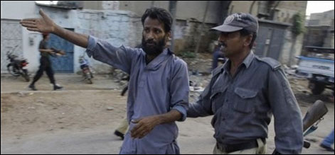 کراچی : پولیس کی کارروائی، ٹارگٹ کلر سمیت آٹھ افراد گرفتار
