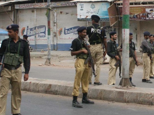 کراچی: لیاری میں دوسرے روز بھی پولیس کی کارروائی جاری