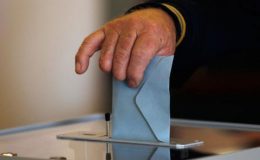 فرانس میں صدارتی انتخاب کے پہلے مرحلے میں ووٹنگ جاری
