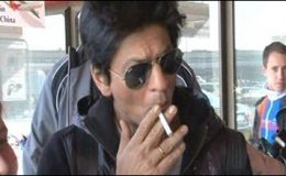 اسٹیڈیم میں سگریٹ نوشی ، شاہ رخ خان مصیبت میں پھنس گئے