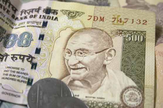بھارتی کرنسی کو دھچکا، ڈالر کے مقابلے میں کم ترین سطح