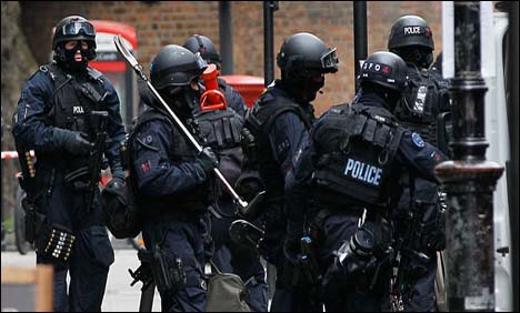 لندن : دہشت گردوں کی مدد کے الزام میں 7 افراد گرفتار