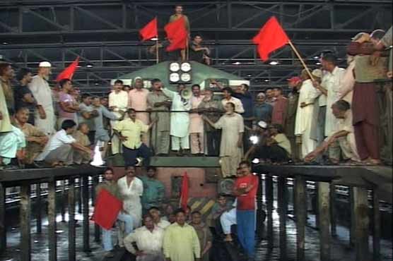 لاہور: ریلوے ملازمین کا احتجاج 11 ویں روز بھی جاری رہا