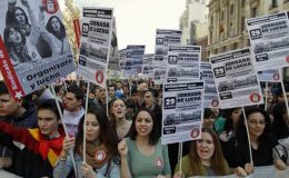اسپین : تعلیمی بجٹ میں کمی کے خلاف طلبا اور اساتذہ کا مظاہرہ