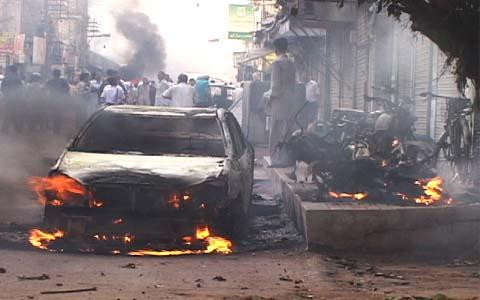 کراچی پھر سے میدان جنگ بن گیا، 11 افراد جاں بحق، 30 زخمی