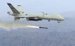 امریکی مشیر کے ڈرون حملے جائز قرار دینے پر خاتون کا احتجاج