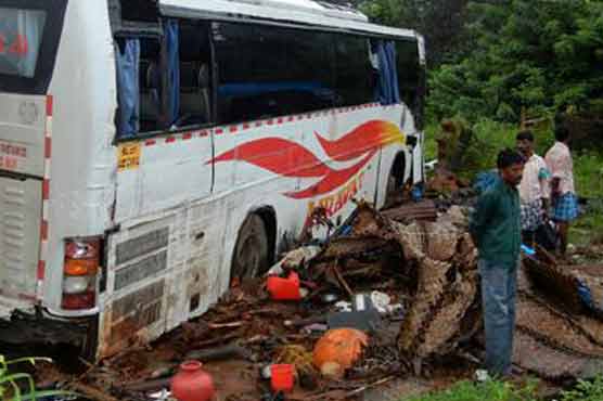 بھارت : ممبئی ایکسپریس وے پر ٹریفک حادثہ،27 افراد ہلاک