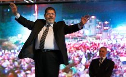 مصر : اخوان المسلمون کے محمد مرسیٰ صدر منتخب، حامیوں کا جشن