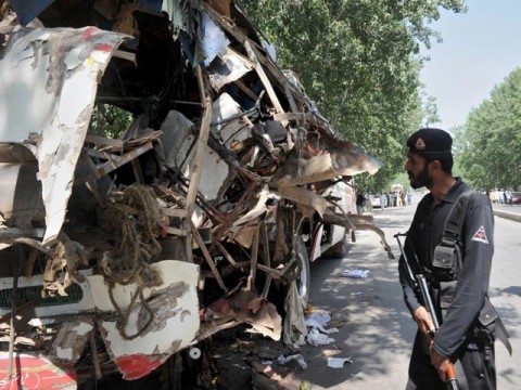 پشاور: مسافر بس بم دھماکے کیلئے تحقیقاتی کمیٹی تشکیل دے دی گئی