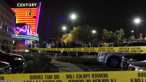 امریکا : فلم پریمئیر کے دوران فائرنگ،10 افراد ہلاک ہو گئے