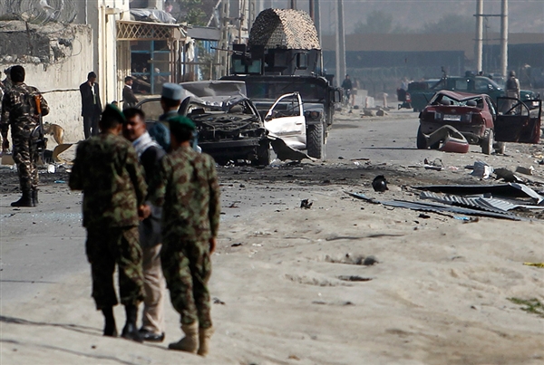 افغانستان میں خودکش حملہ، افغان کمانڈر سمیت 22 افراد ہلاک