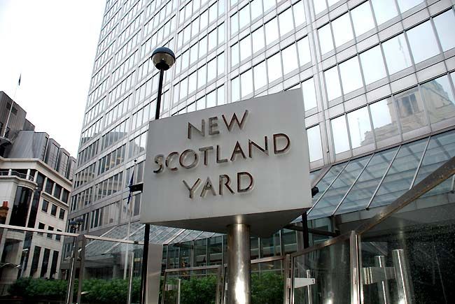 لندن ،دہشت گردی کے الزام میں خاتون سمیت 6 افراد گرفتار