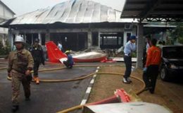 انڈونیشیا : ایئر شو کے دوران طیارہ تباہ ، ہوا باز ہلاک