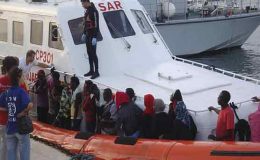 اٹلی : پناہ گزینوں کی کشتی کو حادثہ، 50 افراد ہلاک