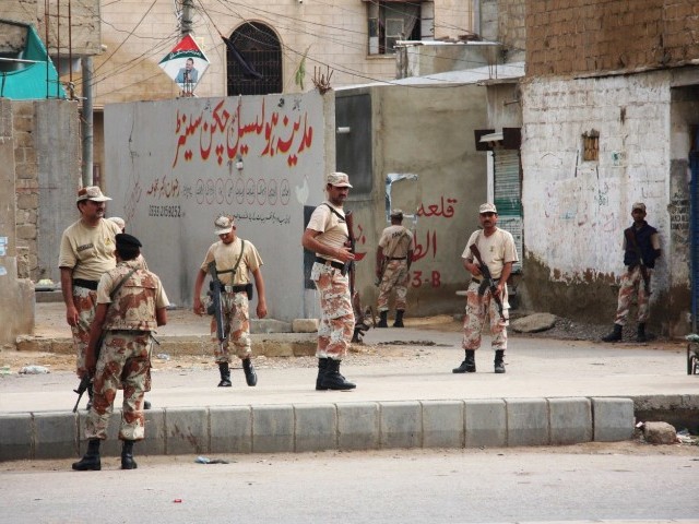 کراچی : مسلم آباد میں رینجرز آپریشن ، 2 ملزم ہلاک ، 2 اہلکار زخمی