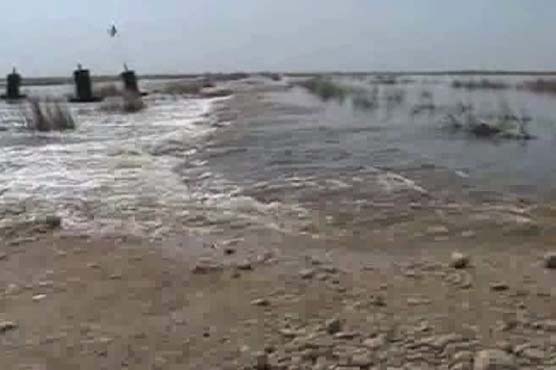 لاڑکانہ : سیلابی ریلے سے سندھ بلوچستان کا زمینی رابطہ منقطع
