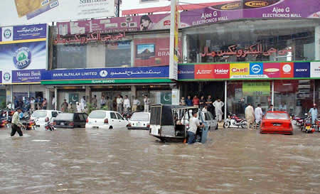 لاہور اور فیصل آباد میں موسلا دھار بارش ، موسم خوشگوار