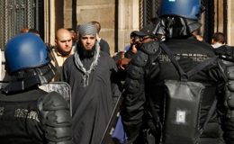 فرانس : امریکی سفارتخانہ کے باہر گستاخانہ فلم کیخلاف مظاہرہ، 150 گرفتار