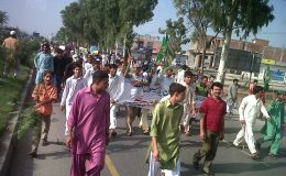 کشمیر کالونی گوجرانوالہ کینٹ میں ملک کے دوسرے شہروں کی طرح بھی یوم عشق رسول صلی اللہ علیہ والہ وسلم کے موقع پر شدید احتجاج کیا گیا