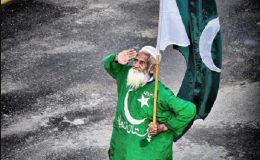 پاکستانی پرچم لہرانے والے محب وطن بابا مہر دین انتقال کر گئے