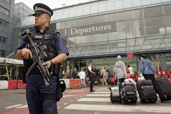 ہیتھرو ایئرپورٹ پر دہشتگردی کے شبہ میں دو افراد گرفتار
