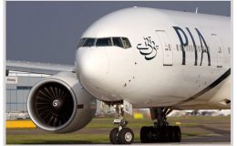 پی آئی اے کے لاہور آنیوالے طیارے کو پیرس میں روک لیا گیا