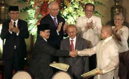 فلپائن: حکومت اور باغیوں کے درمیان امن معاہدہ