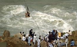 دریائے سوات پر نصب لفٹ ٹوٹ گئی، 7 افراد ڈوب گئے