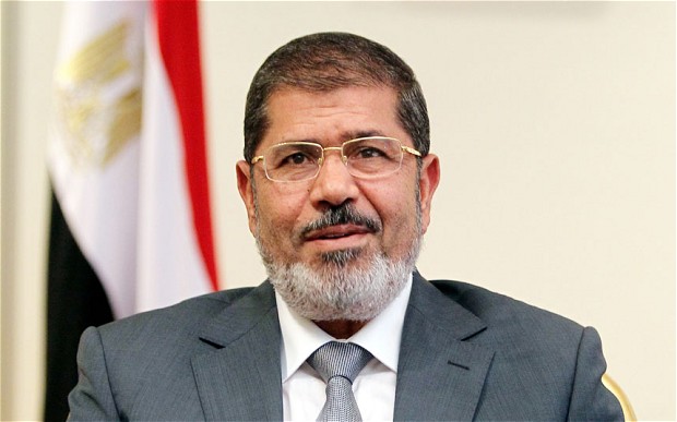 مصر : صدر مرسی اختیارات میں اضافہ محدود کرنے پر متفق
