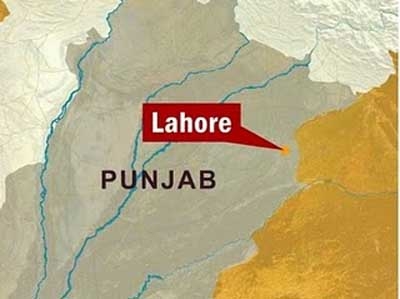 لاہور : وین کا سلنڈر پھٹ گیا، آگ لگنے سے6 مسافر جاں بحق