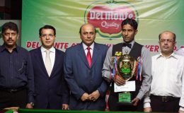 پاکستان کے محمد آصف نے ورلڈ اسنوکر چمپئن شپ جیت لی