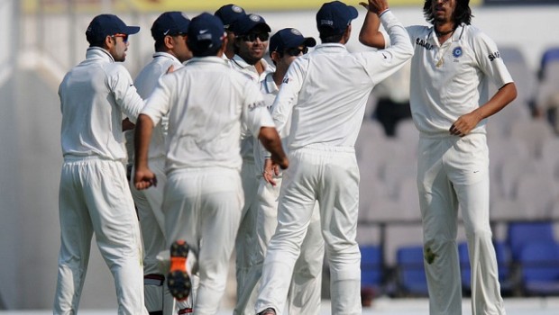 ناگپور ٹیسٹ، انگلینڈ کے بھارت کے خلاف 5 وکٹ پر 199 رنز