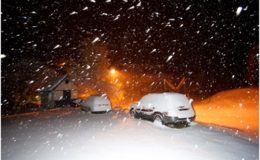 روس و کینیڈا میں برف باری شروع