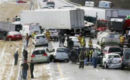 امریکہ : اوہائیو میں برف باری ، متعدد گاڑیاں آپس میں ٹکرا گئیں