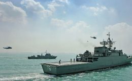 عمان کیساتھ جلد بحری مشقوں کا آغاز کرینگے : کمانڈر ایرانی بحریہ