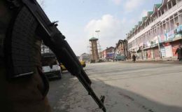 مقبوضہ کشمیر : بھارتی فوجیوں کی فائرنگ کیخلاف شٹر ڈاؤن ہڑتال
