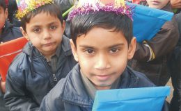 گجرات : پاکستان سویٹ ہوم کے زیر تعلیم یتیم بچوں کی سالگرہ کی تقریب سے حاجی عمران ظفرکے خطاب کی تصویری جھلکیاں