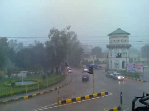 لاہور سمیت پنجاب کے مختلف شہروں میں ہلکی بارش ، سردی کی شدت میں اضافہ