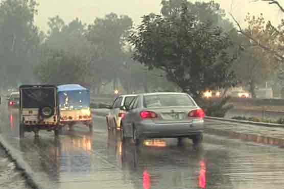 لاہور، اسلام آباد سمیت مختلف شہروں میں بارش، سردی بڑھ گئی