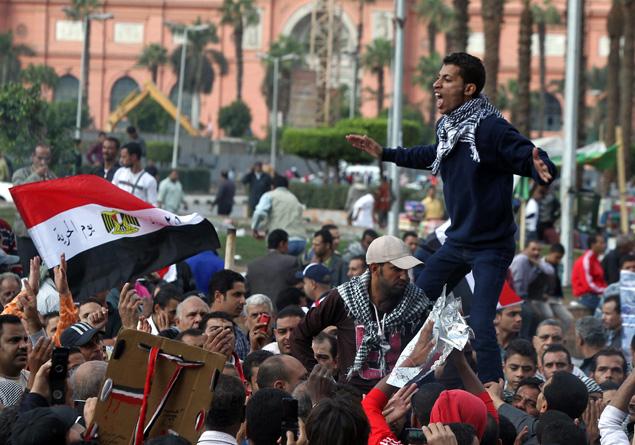 مصر: صدر مرسی کے خلاف پھر مظاہرے، متعدد مظاہرین زخمی