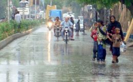 کراچی میں گذشتہ رات سے ہلکی اور تیز بارش کا سلسلہ جاری ، موسم خوشگوار