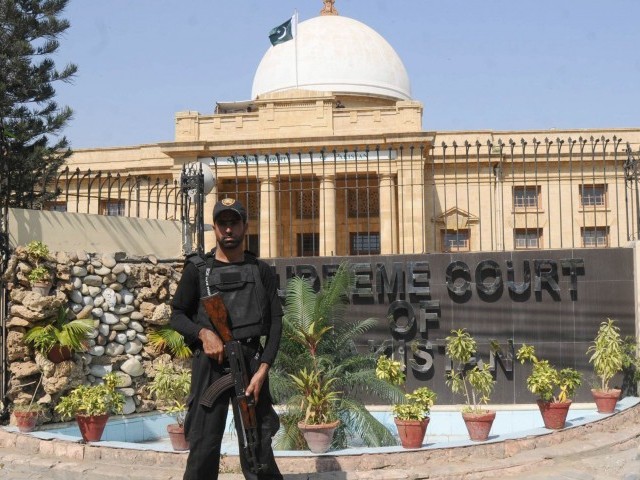 کراچی بدامنی ، پولیس کہہ دے ہم کچھ نہیں کر سکتے، مافیا زیادہ طاقتور ہے : سپریم کورٹ