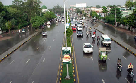 لاہور سمیت ملک کے کئی علاقوں میں بارش، موسم سرد