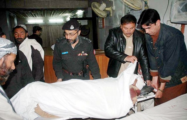 پشاور کے علاقہ پتنگ چوک پر نامعلوم افرا دکی فائرنگ ،2 افراد زخمی