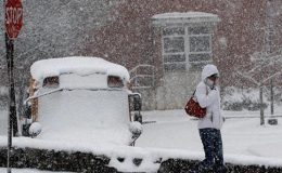 شکاگو میں برفباری سے نظام زندگی مفلوج،127پروازیں منسوخ