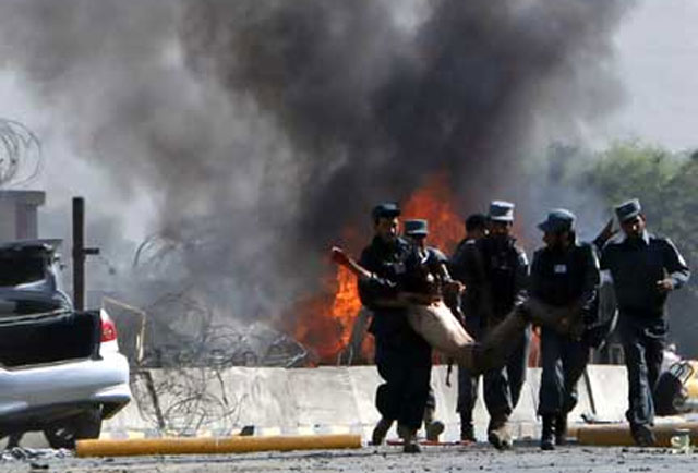 افغانستان خودکش حملہ : 5 پولیس اہلکار جاں بحق،7 خودکش حملہ آور بھی ہلاک